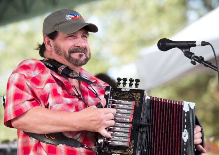 Jo-El Sonnier, auteur-compositeur-interprète cajun et country lauréat d'un Grammy décède à 77 ans