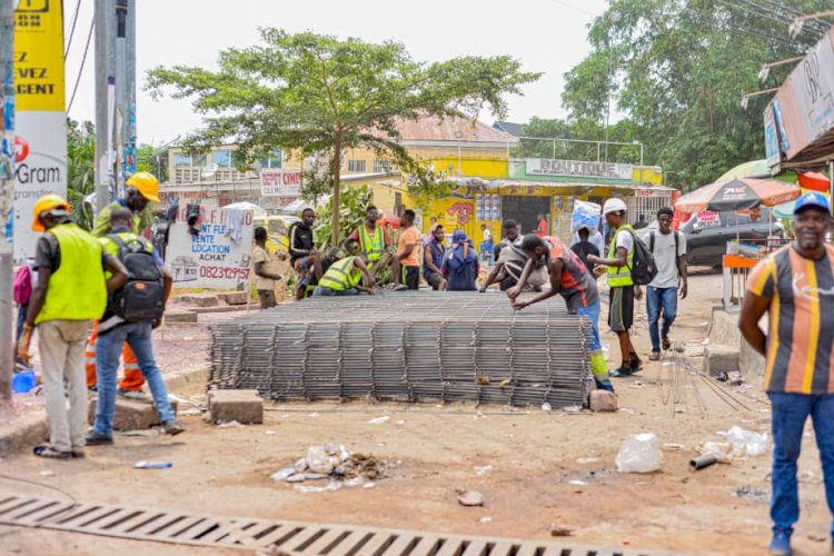 Réhabilitation des  Routes à Kinshasa : Le Gouverneur ai Gérald Mulumba attaque l'avenue Nguma. 