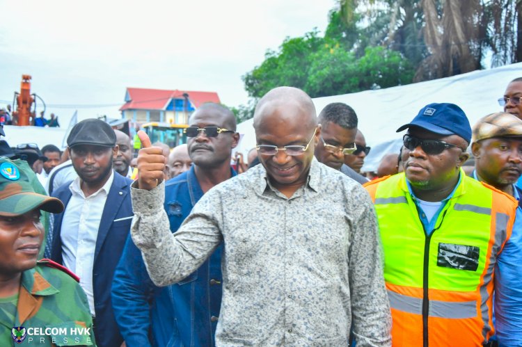 Kinshasa : le gouverneur Gentiny Ngobila lance la construction de deux digues et de trois avenues dans le quartier Ndanu à Kingabwa dans la commune de Limete