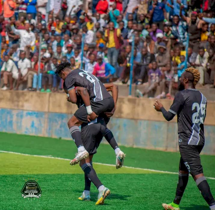 Mazembe écrase Lubumbashi sport et prend la tête des play-offs