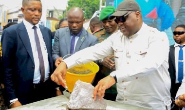 Maternité de Kintambo : Félix Tshisekedi pose la première pierre, les bâtisseurs ont leur premier grand chantier