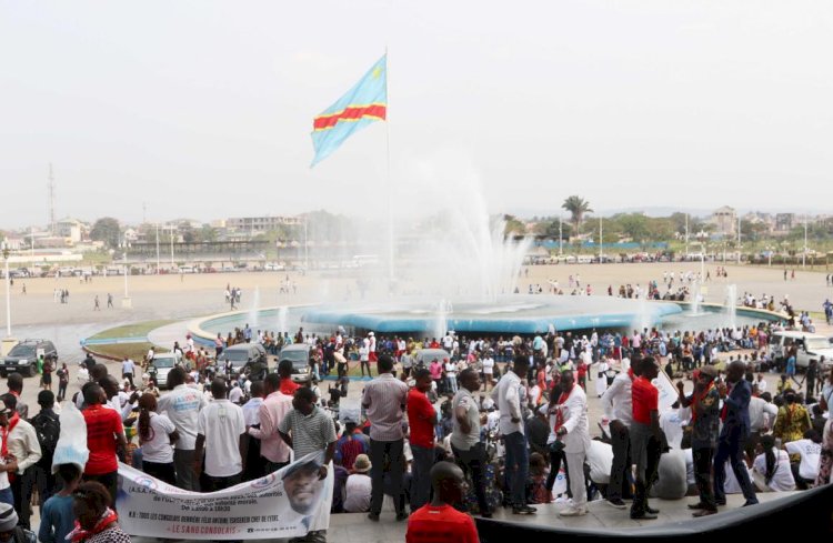 Kinshasa : difficile de circuler autour du Palais du peuple 