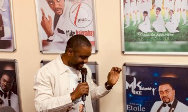 Mike Kalambay ouvre le « Shop Explo » pour la vente des billets VIP et autres accessoires de son concert