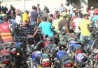 Kinshasa : Le gouverneur envisage de rendre obligatoire le port d’un badge reprenant l’identité des motocyclistes