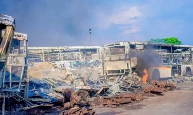 Incendie de l’entrepôt de Transco : les bus calcinés étaient destinés à la casse