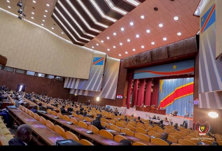 Geurre à l'est de la RDC : la chambre basse du parlement convoque une session extraordinaire