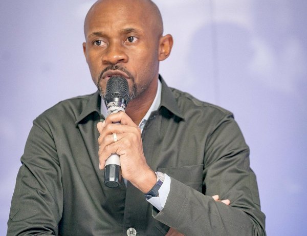 Foire des Femmes des Médias : Patrick Muyaya lance un appel à la campagne patriotique ''Congolais Telema !''